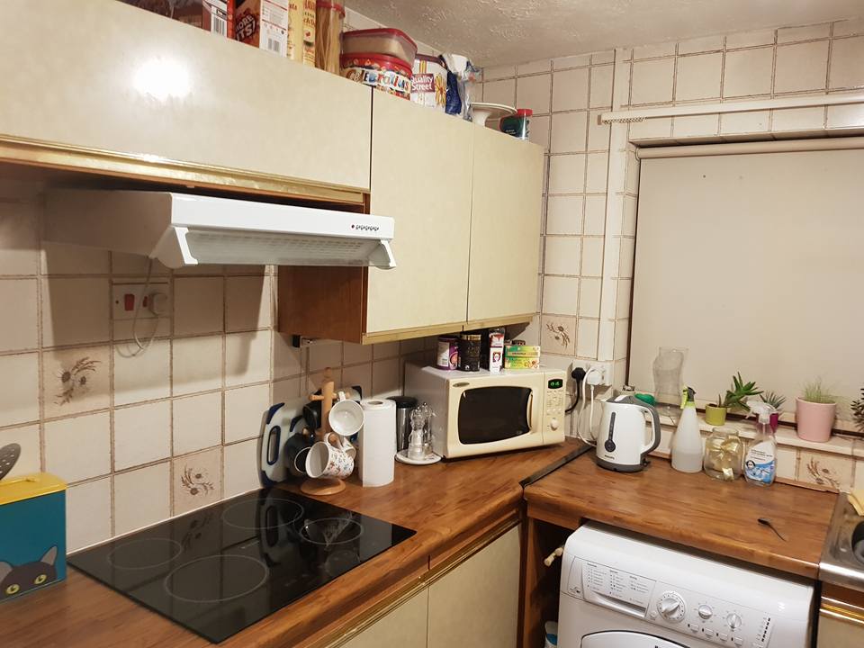 kitchen-refit-hammer-and-trowel